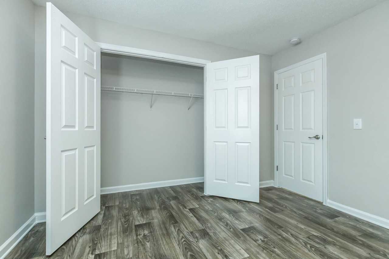 Woodland Manor - Photo 4 of 11