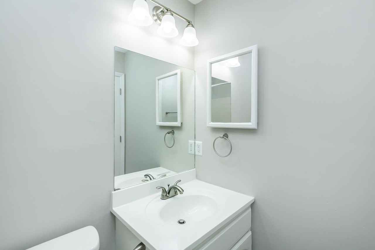 Woodland Manor - Photo 5 of 11