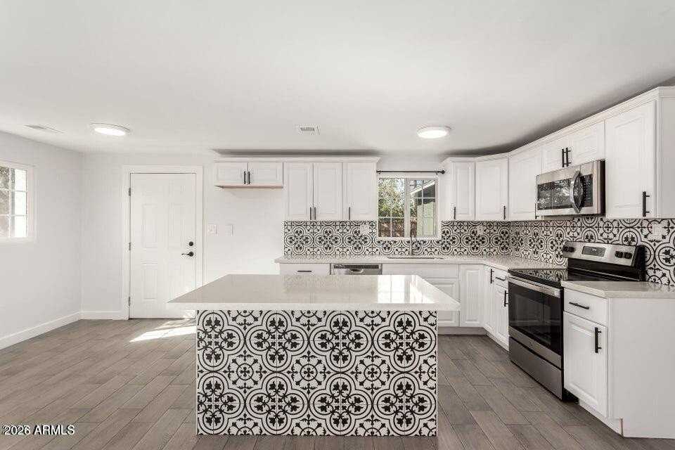 240 N Monte Vista St - Photo 5 of 36