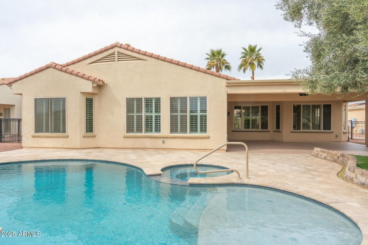 13417 W La Vina Dr - Photo 4 of 34