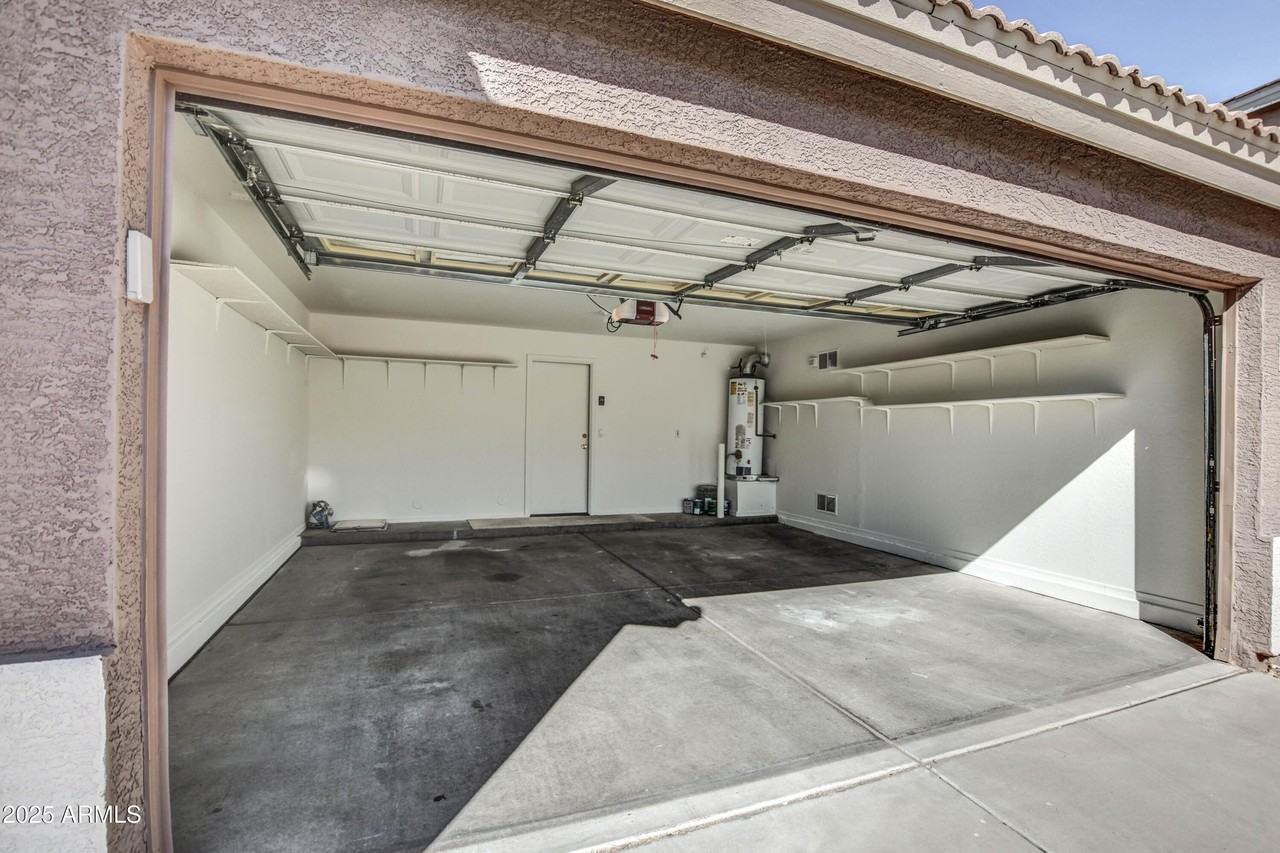 6660 E Riverdale St - Photo 6 of 50