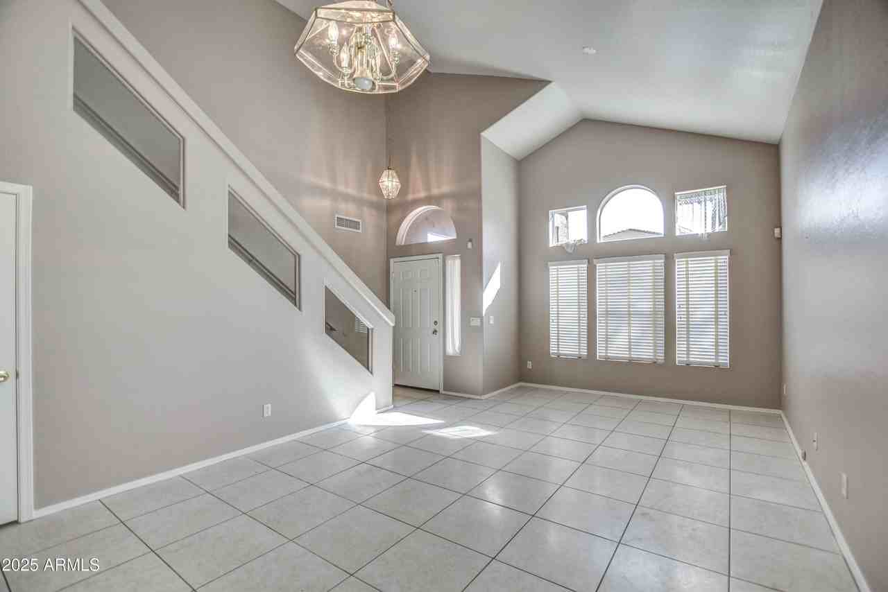 6660 E Riverdale St - Photo 7 of 50