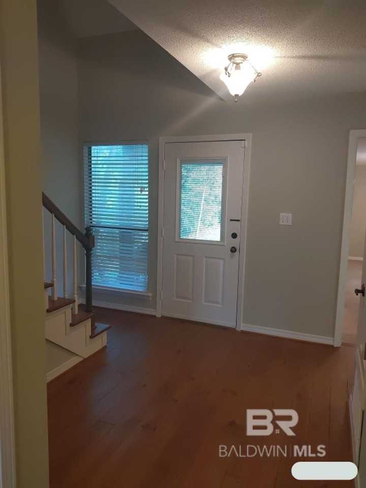 31 Lake Shore Dr - Photo 5 of 24