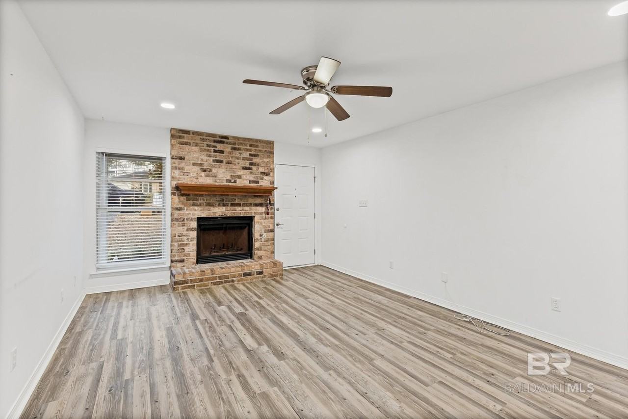 5907 Windham Ct - Photo 4 of 19