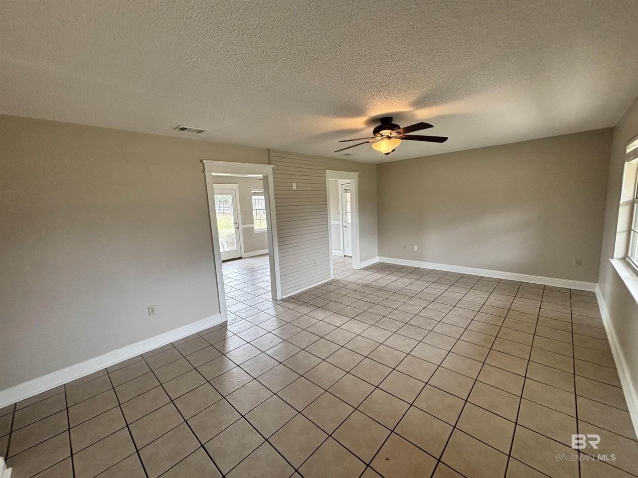 19860 Wilters St - Photo 2 of 18