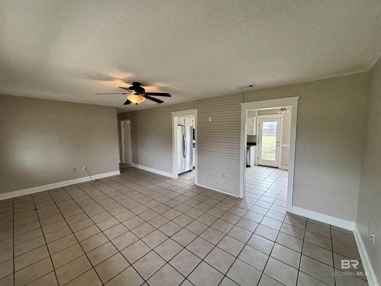 19860 Wilters St - Photo 3 of 18