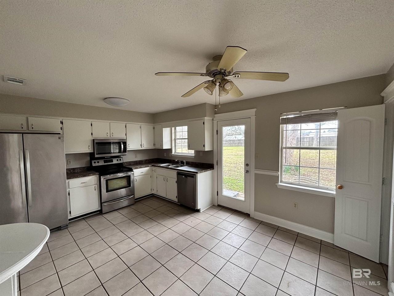 19860 Wilters St - Photo 4 of 18