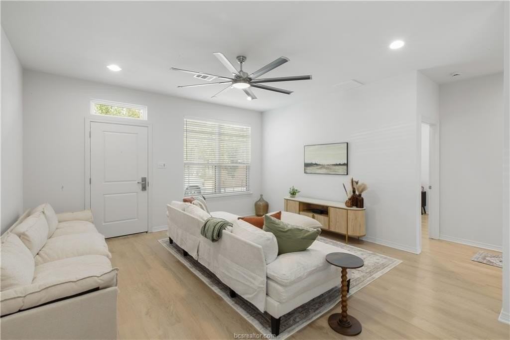 701 Turner St - Photo 3 of 17