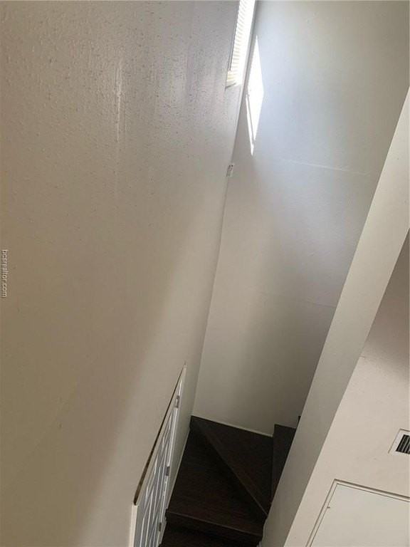 1810 Potomac Pl #C - Photo 4 of 11