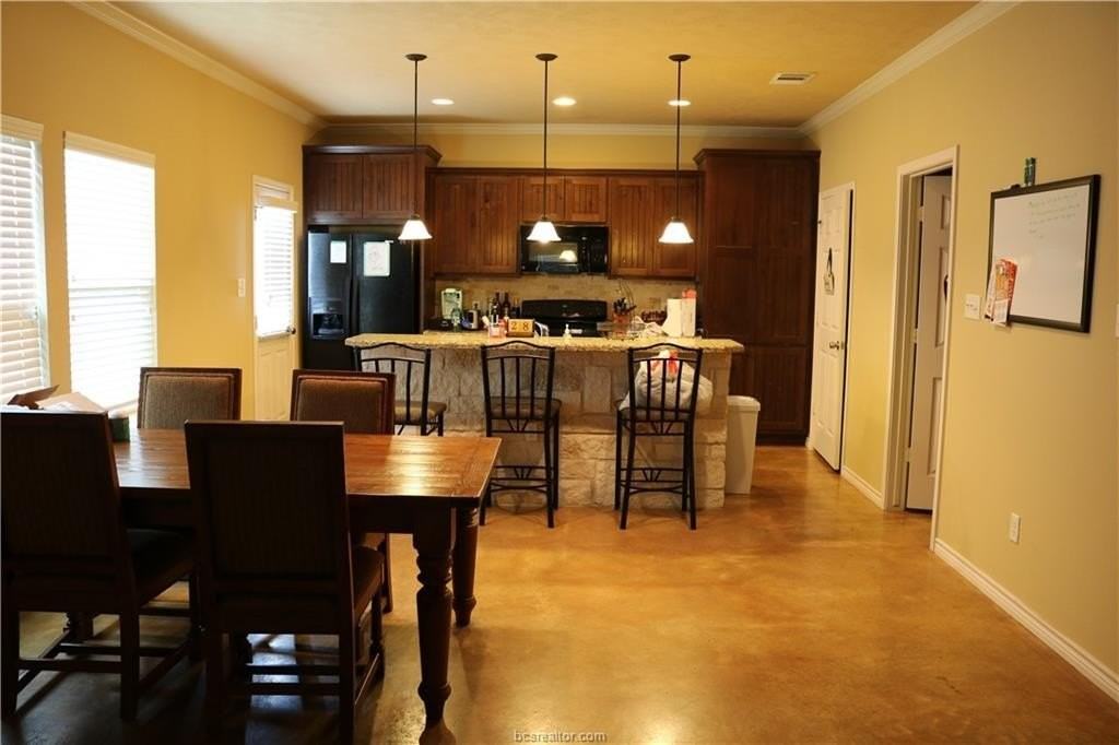 3419 Cullen Trl - Photo 2 of 8