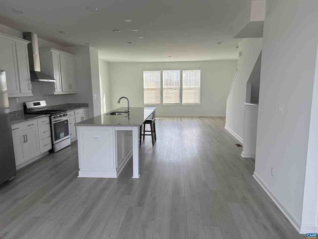 4029 TALEN LN - Photo 5 of 34