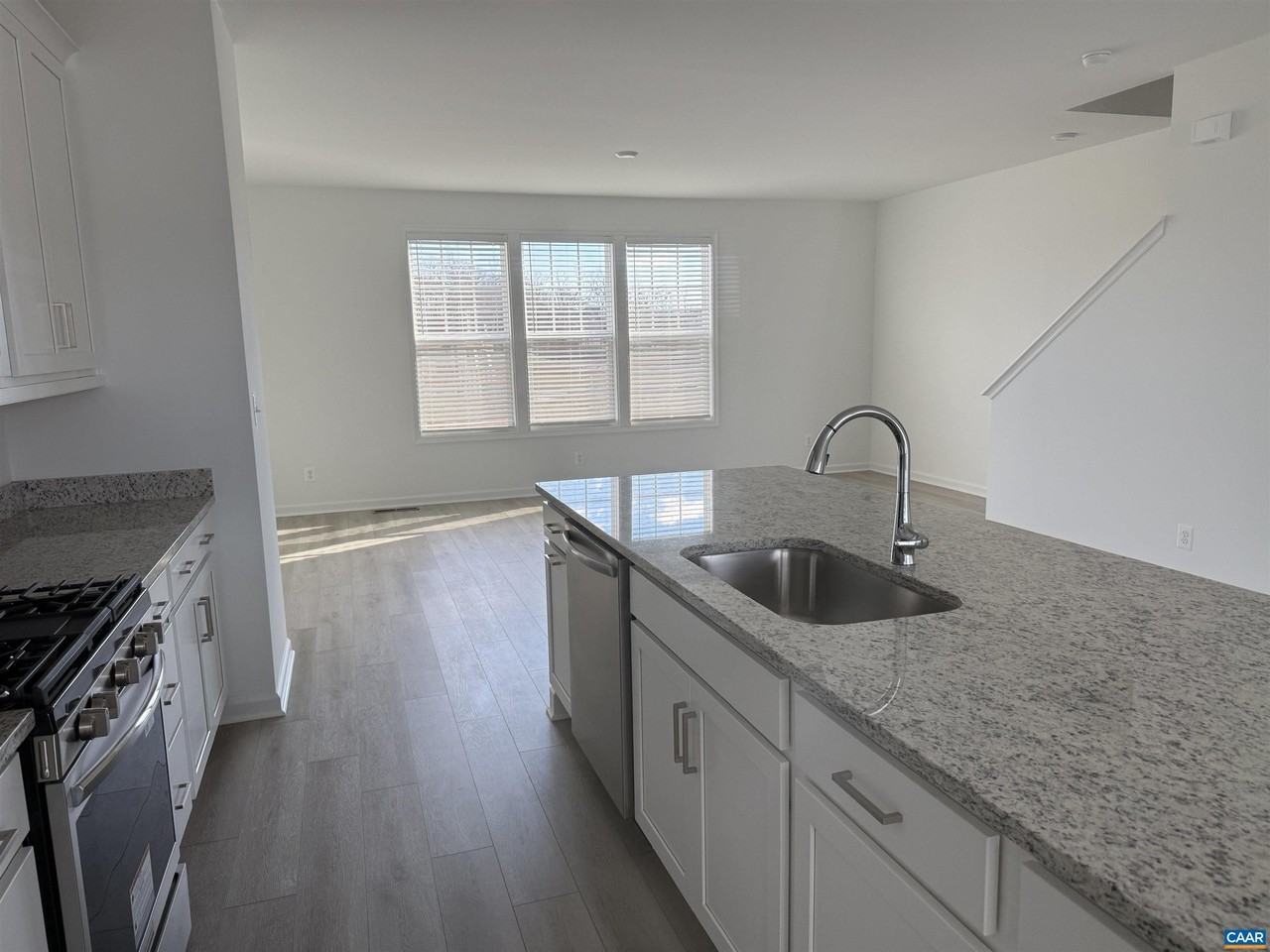 4029 TALEN LN - Photo 6 of 34