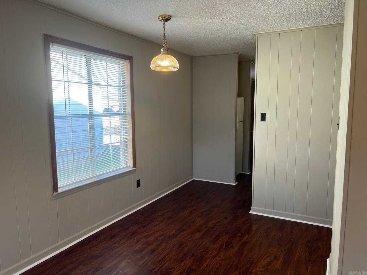 213 Oak Ln - Photo 2 of 30