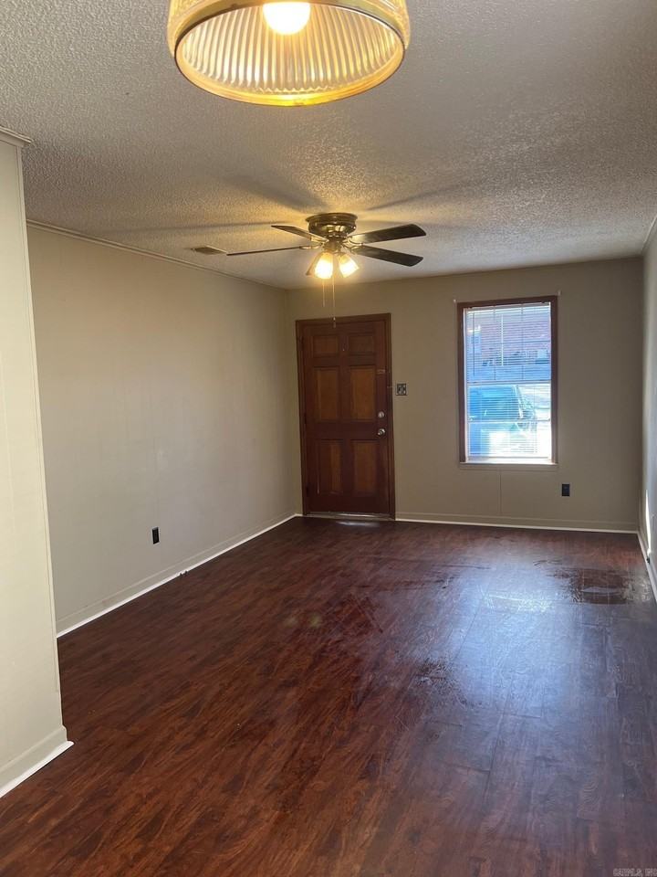 213 Oak Ln - Photo 6 of 30