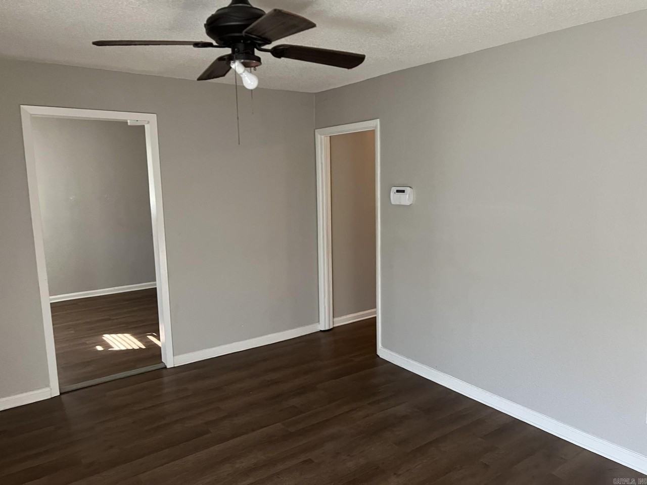 2700 S Spring St - Photo 3 of 4