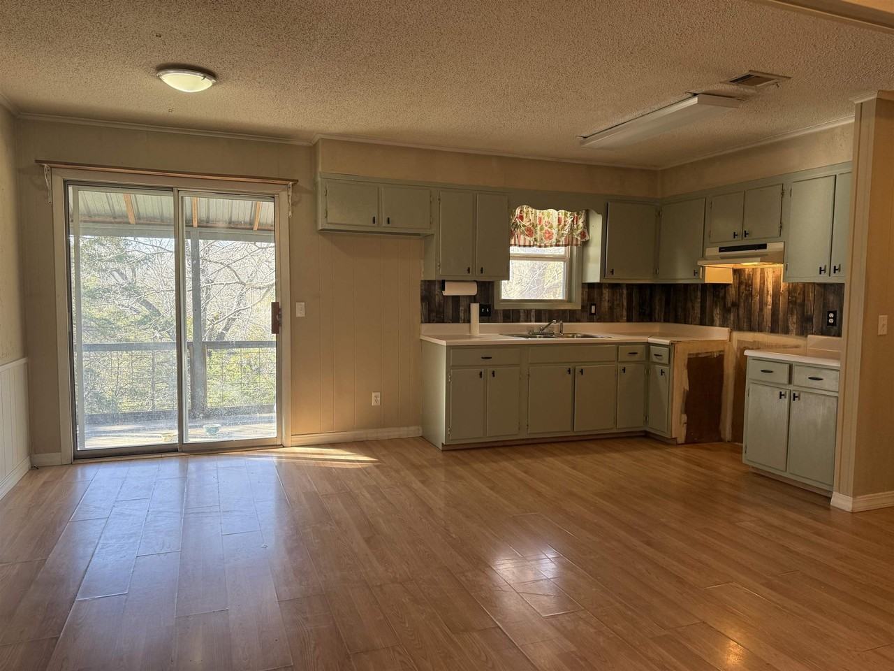 30 Arapaho Rd - Photo 7 of 22