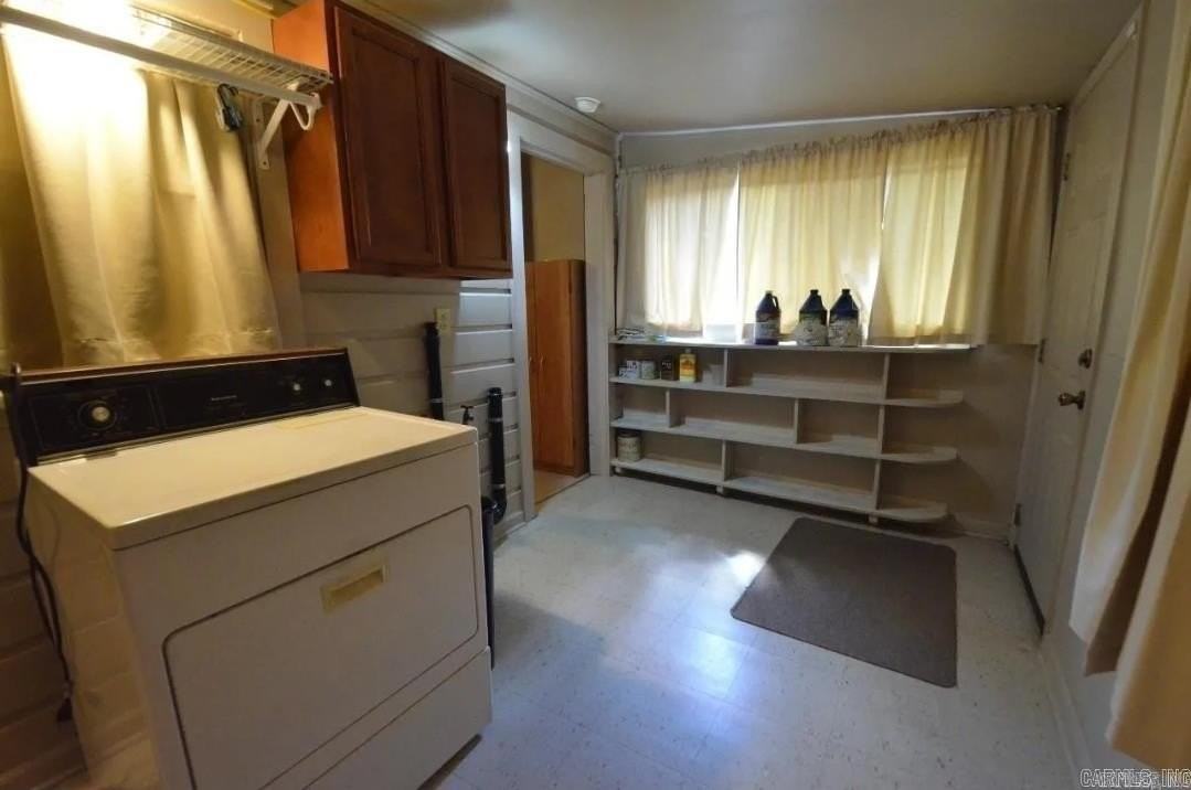 407 W 51st St - Photo 6 of 11