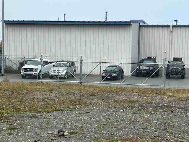 490 E Railroad Ave #E - Photo 3 of 7