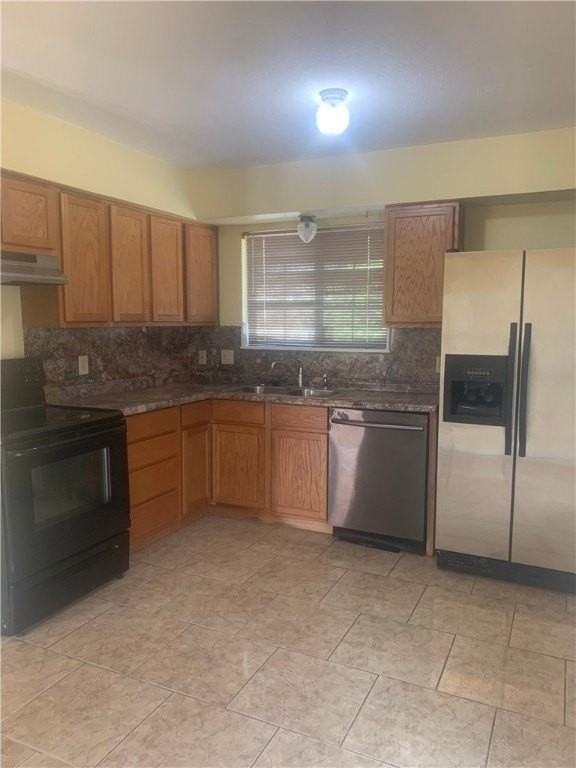 2829 S Sea Dr - Photo 2 of 10