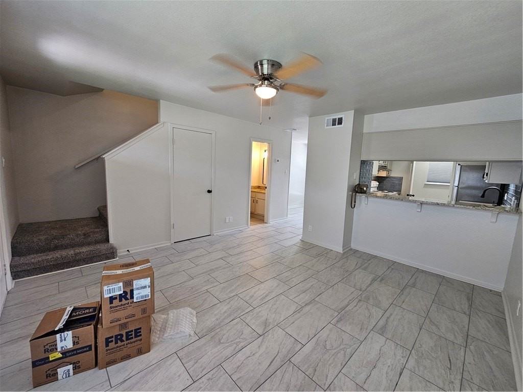 4816 Delwood St Apt 4 #4 - Photo 3 of 17