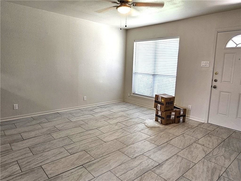 4816 Delwood St Apt 4 #4 - Photo 4 of 17