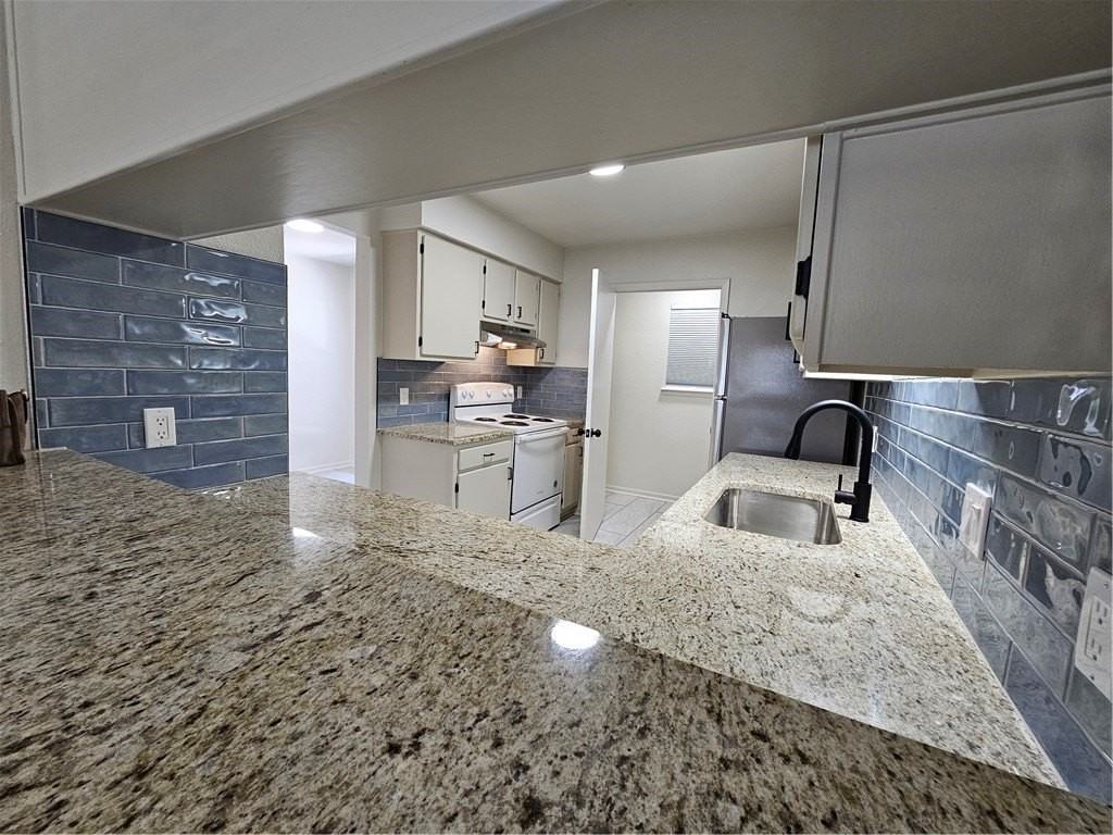 4816 Delwood St Apt 4 #4 - Photo 6 of 17