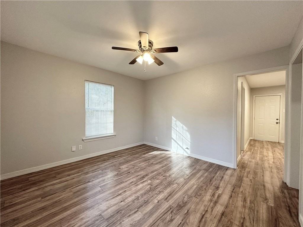 2306 Mary St - Photo 2 of 9