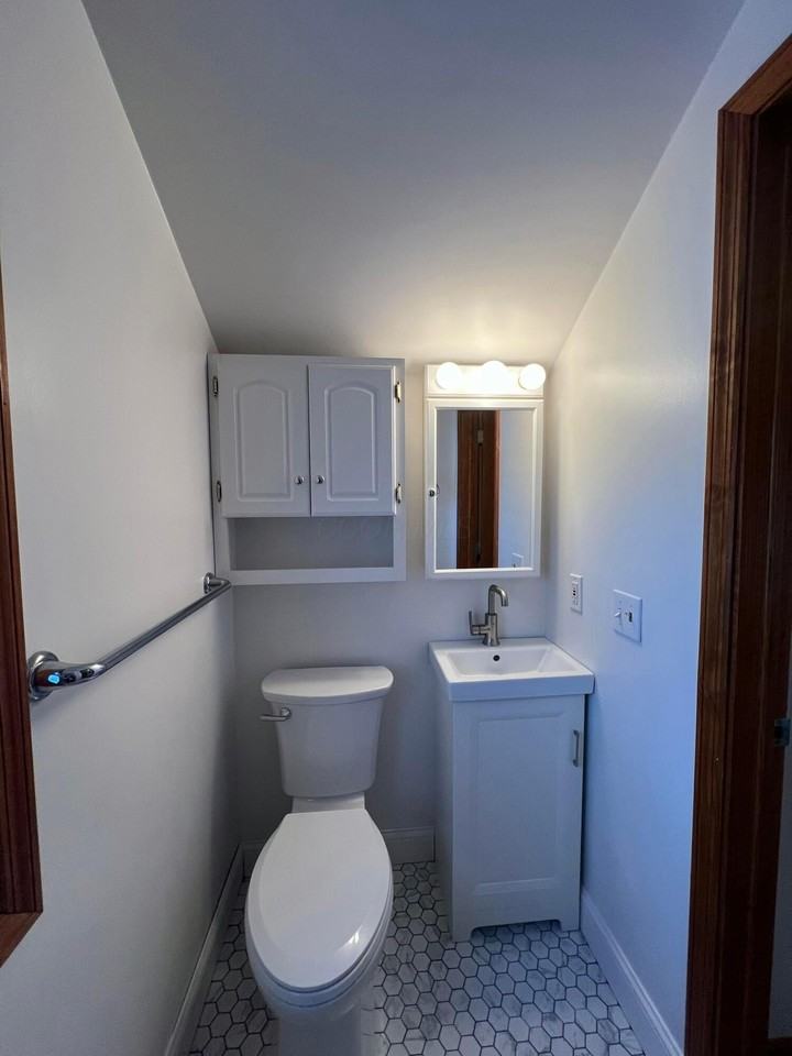 4390 Colerain Ave - Photo 5 of 7