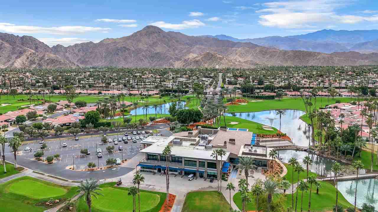 75273 Spyglass Dr - Photo 2 of 50