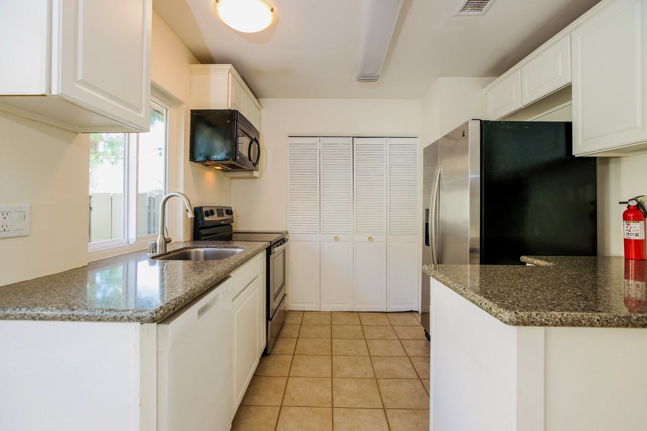 4454 Anne Sladon St #4454 - Photo 3 of 17