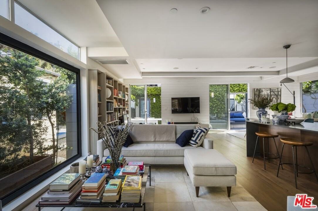 814 Crestmoore Pl - Photo 6 of 29