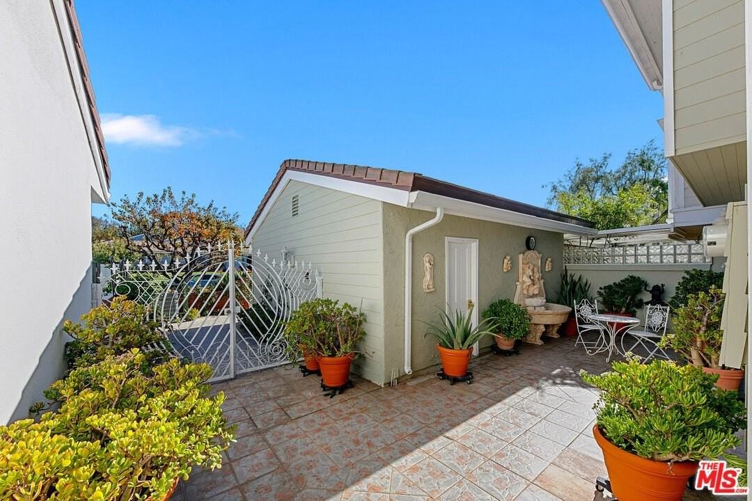 32173 Sailview Ln - Photo 3 of 38