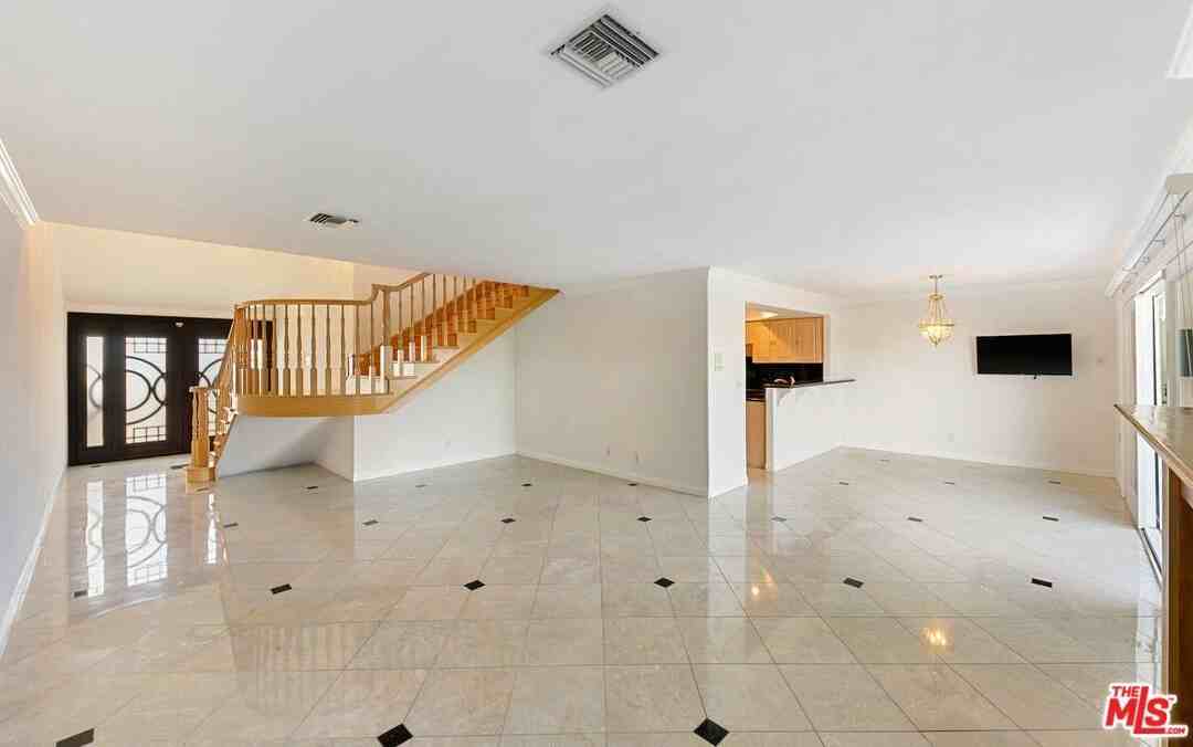 32173 Sailview Ln - Photo 6 of 38