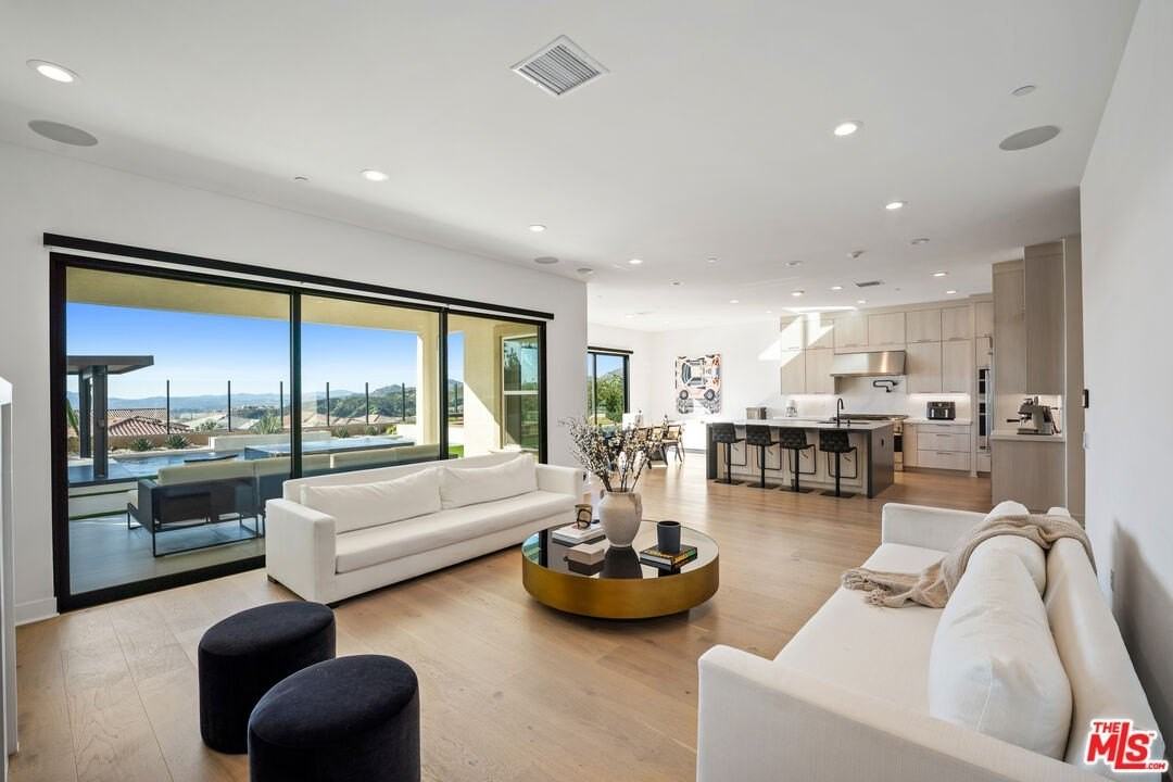 20712 W Deer Grass Ct - Photo 2 of 36