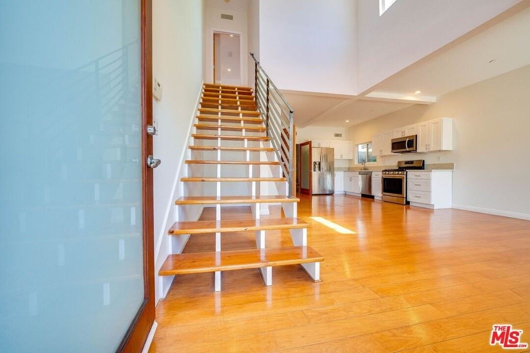 1411 Cloverfield Blvd Unit B #B - Photo 6 of 18