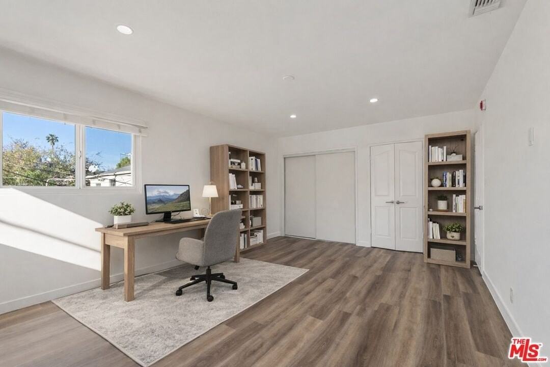 9588 W Olympic Blvd Apt 6 #6 - Photo 3 of 25