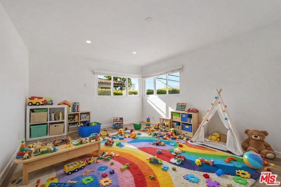 9588 W Olympic Blvd Apt 6 #6 - Photo 5 of 25