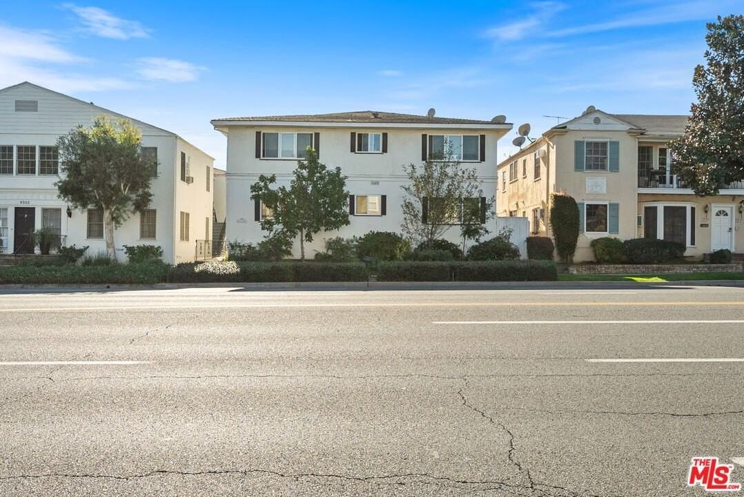 9588 W Olympic Blvd Apt 6 #6 - Photo 6 of 25