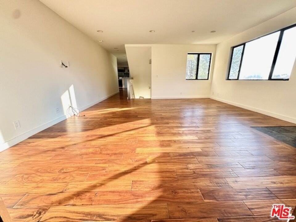 6441 Bryn Mawr Dr - Photo 4 of 31