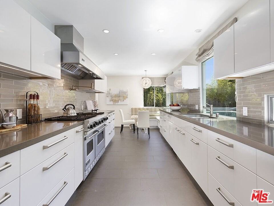 15514 Casiano Ct - Photo 4 of 50