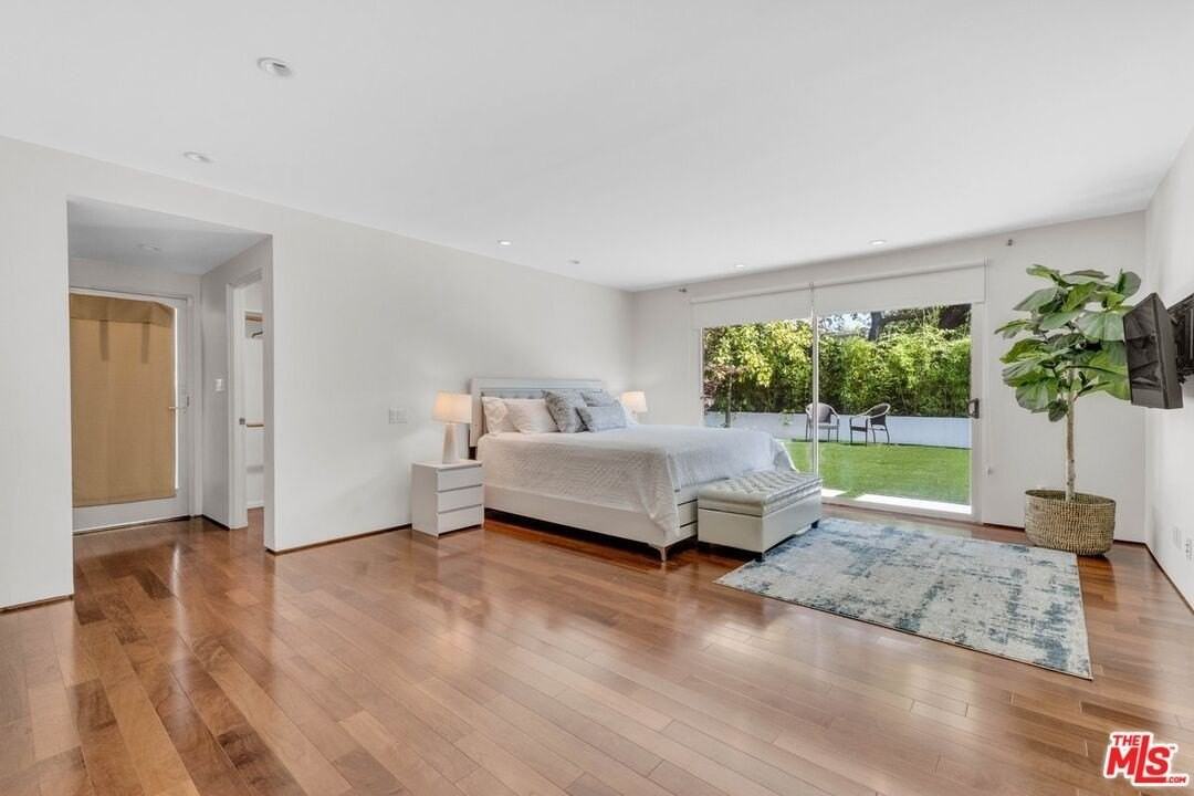 15514 Casiano Ct - Photo 5 of 50