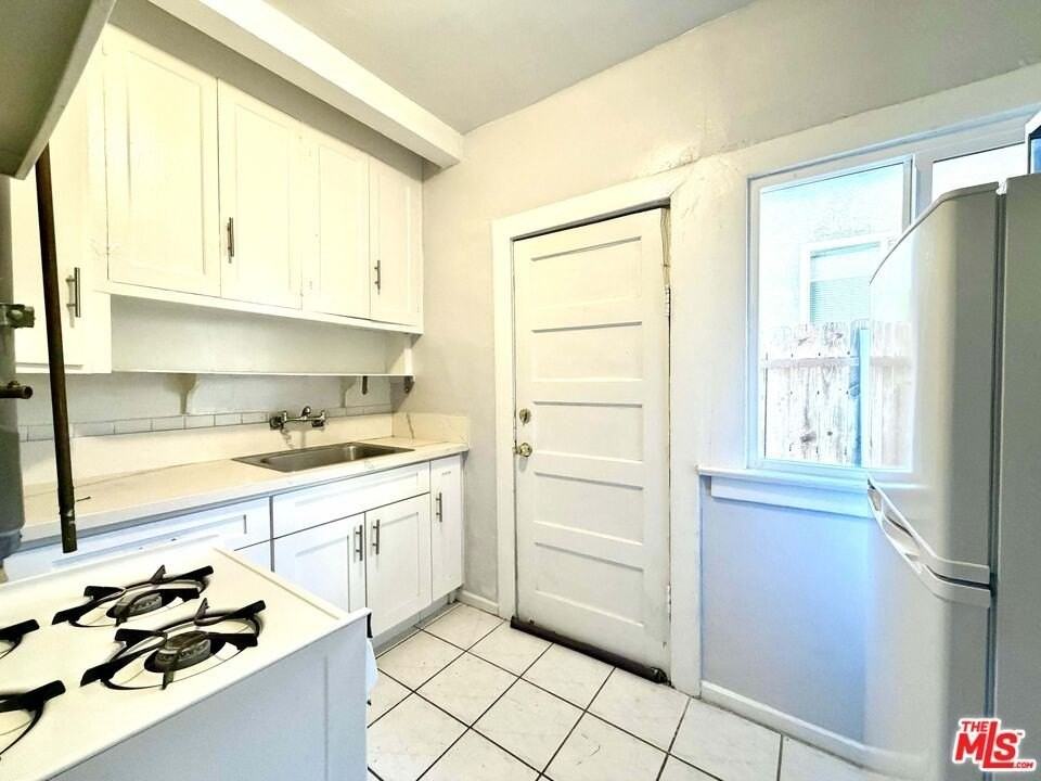 1404 3/4 Silver Lake Blvd - Photo 6 of 10