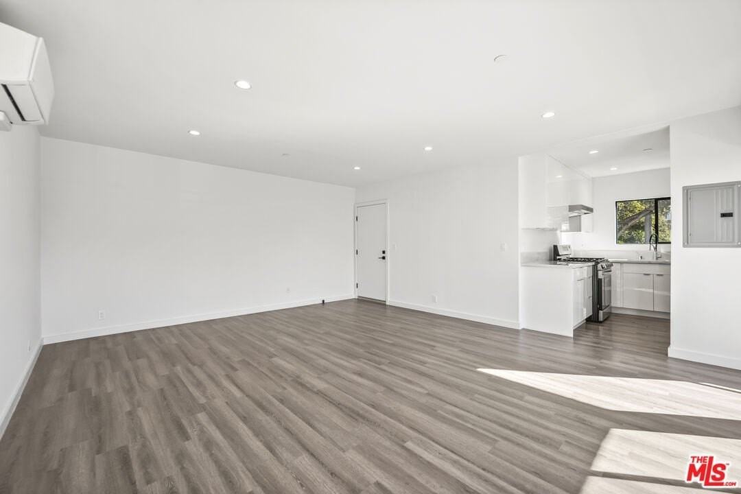 1264 9th St Unit E #E - Photo 4 of 20