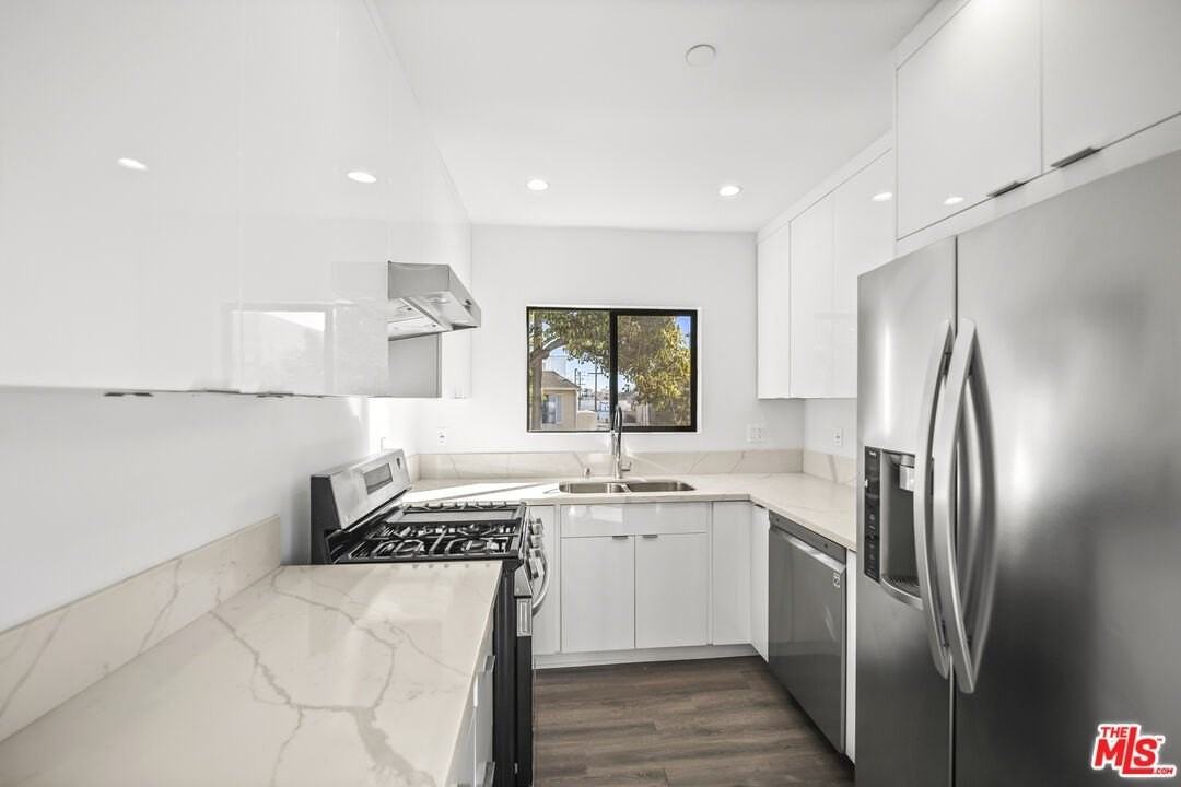 1264 9th St Unit E #E - Photo 6 of 20