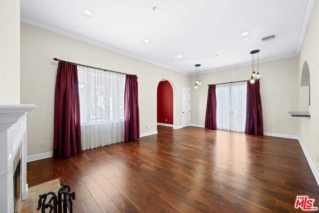 108 S El Molino Ave - Photo 5 of 26