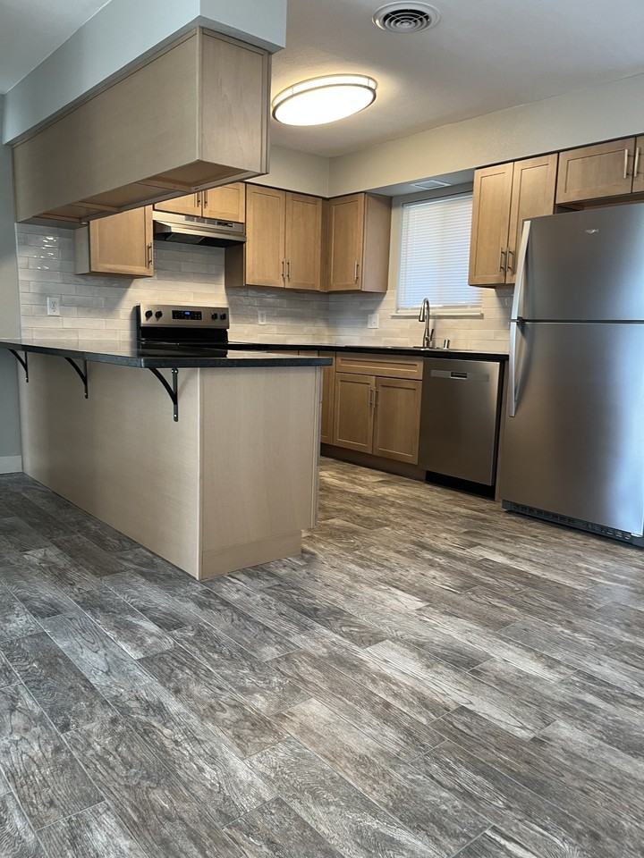 1176 Robert Drive - Photo 7 of 18