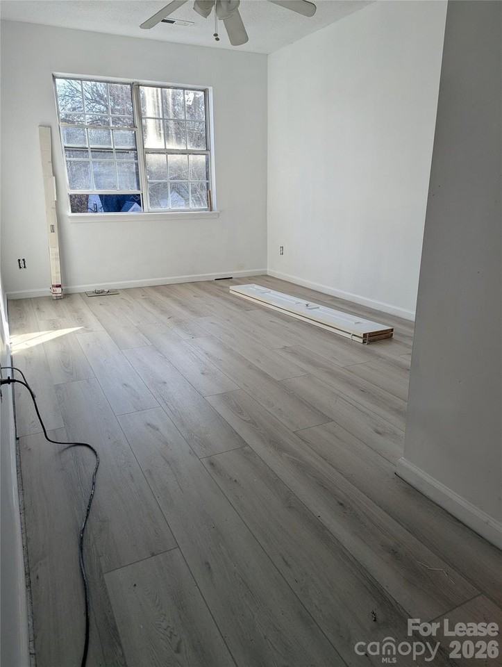 5976 Prescott Ct - Photo 2 of 7