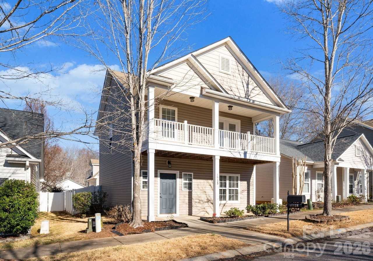 11123 Aprilia Ln - Photo 3 of 25