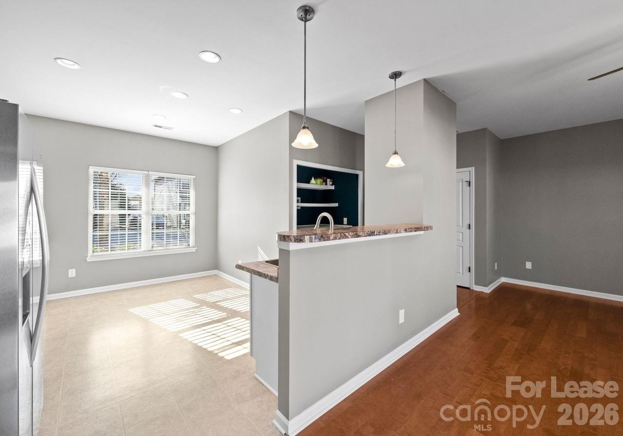 11123 Aprilia Ln - Photo 6 of 25