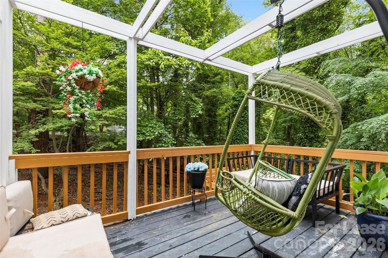 25033 Molokai Dr Uppr Unit - Photo 5 of 38